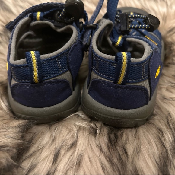 Keens toddler boys - Picture 4 of 4